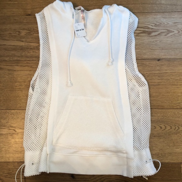!!NWT!! FREE PEOPLE MOVEMENT TOP! - Picture 2 of 5